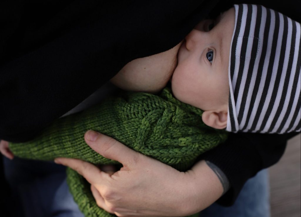 How much water should I drink while breastfeeding