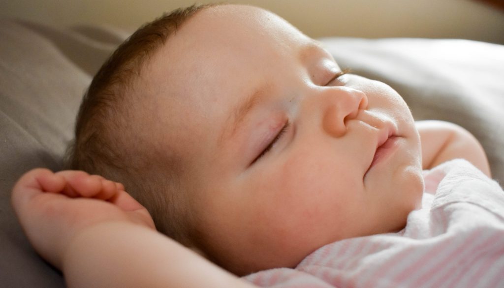 How to put a baby to sleep in 40 seconds