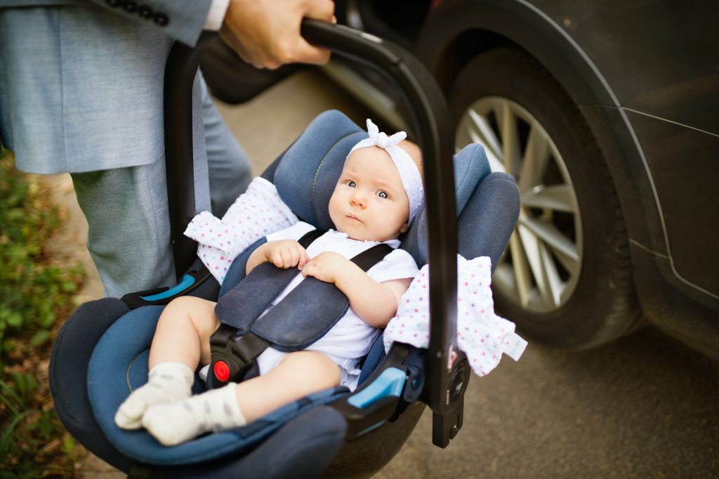 How to carry a car seat