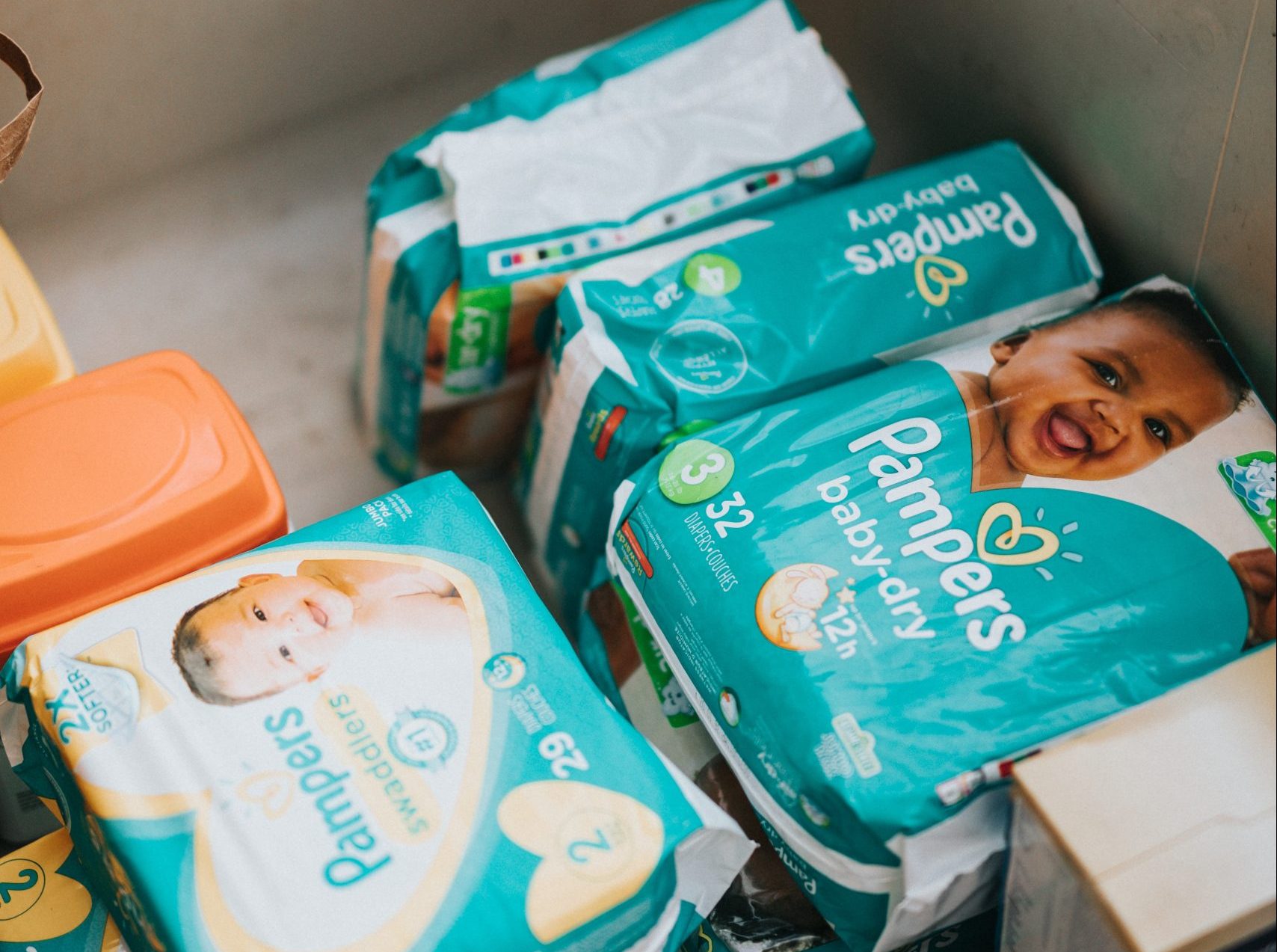 Pampers Swaddlers vs Baby Dry