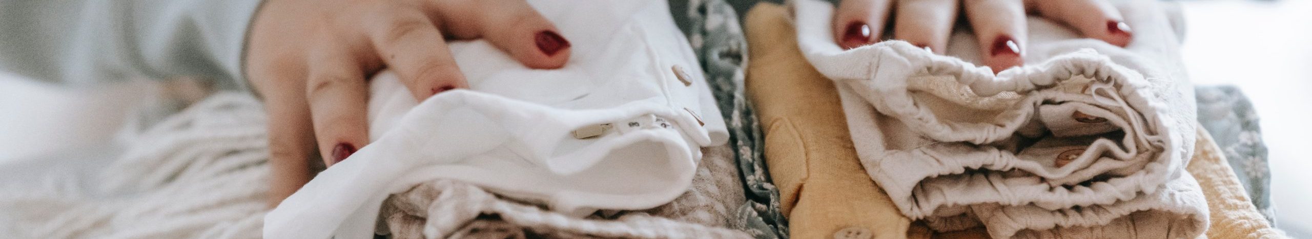 How to fold baby clothes